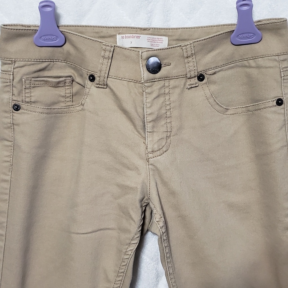 Khaki skinny pants No Boundaries